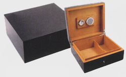 Carbon Fibre Cigar Humidor with a 50 Cigar Capacity