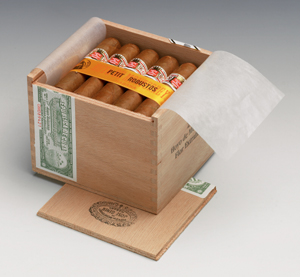 Hoyo de Monterrey Petit Robustos - Box of 25 Havana Cigars